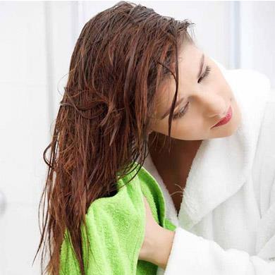 توصیه‌هایی برای خشک کردن مو بعد از حمام کردن